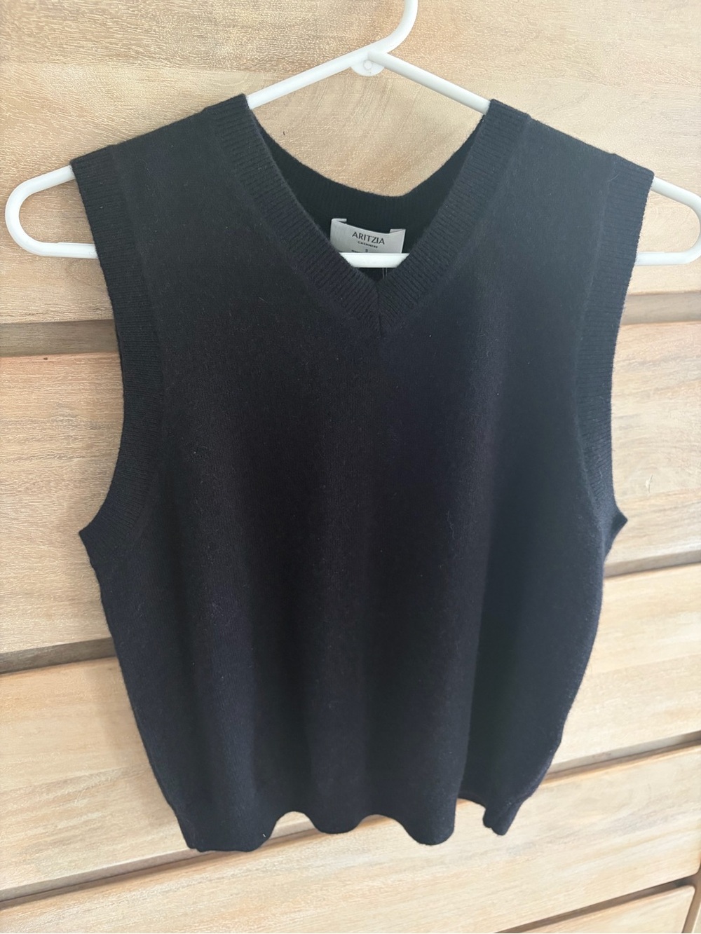 Aritzia Black V-Neck Knit Sweater Vest Tank